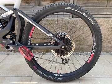 Używany Mondraker Dune Carbon XR 2020 2020 Mountainbike — zdjęcie 4 z 7