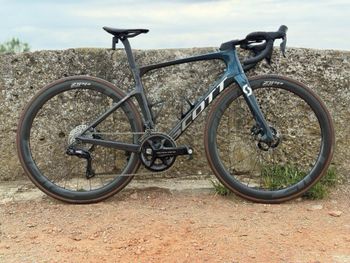 Tweedehands Scott Foil RC Pro 2022 2022 Road & Gravel — afbeelding 1 van 7