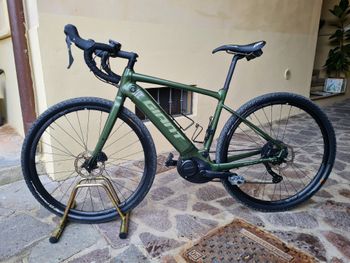 Used Giant Road e+ Shimano GRX 2020 Road & Gravel, Green — image 2 of 9