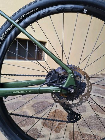 Used Giant Road e+ Shimano GRX 2020 Road & Gravel, Green — image 6 of 9