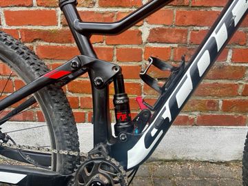 Used Scott Spark 940 2018 2018 Mountainbike, Black, 29 — image 3 of 5