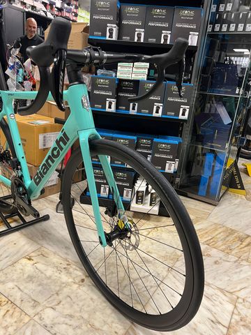 Brugt Bianchi Sprint 105 Di2 2025 2025 Road & Gravel — billede 8 af 8