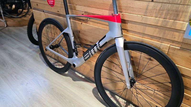 Tweedehands BMC Teammachine R 01 ONE 2024 Frameset 2024 Road & Gravel — afbeelding 3 van 3