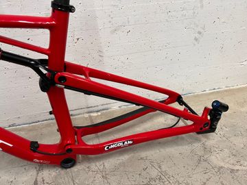 Used Specialized S-Works Epic Frameset 2019 2019 Mountainbike, Red, 29 — image 4 of 9
