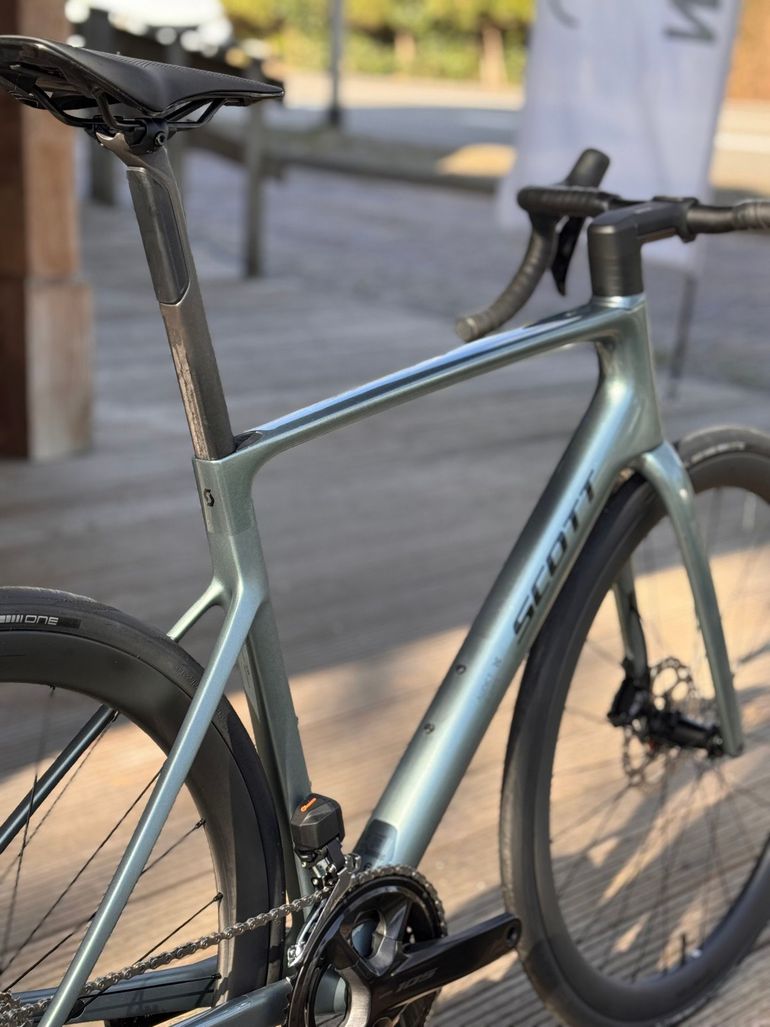 Used Scott Addict RC 30 2025 Road & Gravel, Blue — image 5 of 7