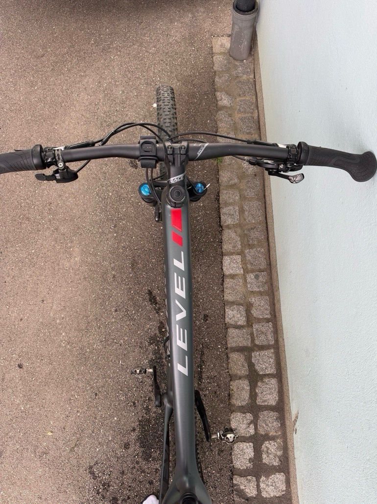 Used Kross LEVEL 14.0 2020 2020 Mountainbike, Light Gray, 29 — image 7 of 10