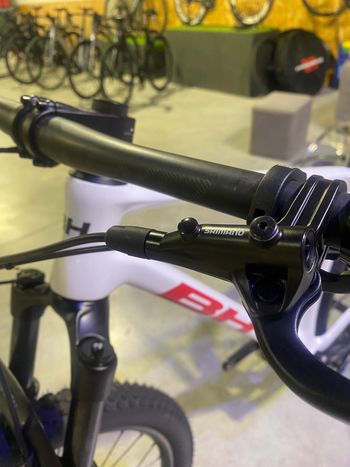 Used BH Ultimate Evo Shimano Deore 2024 Mountainbike, White — image 8 of 12