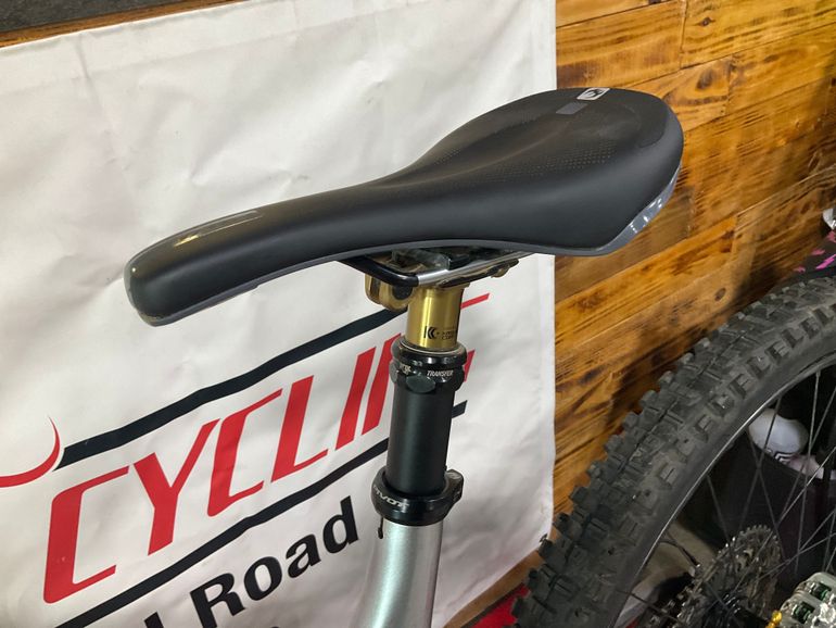 Used Pivot Firebird 29 Team XTR 2022 2022 Mountainbike, Light Gray, 29 — image 5 of 5