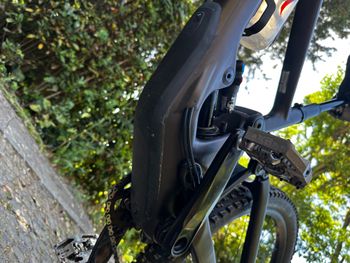 Used Specialized Enduro Expert 2022 2022 Mountainbike, Verde — image 8 of 22
