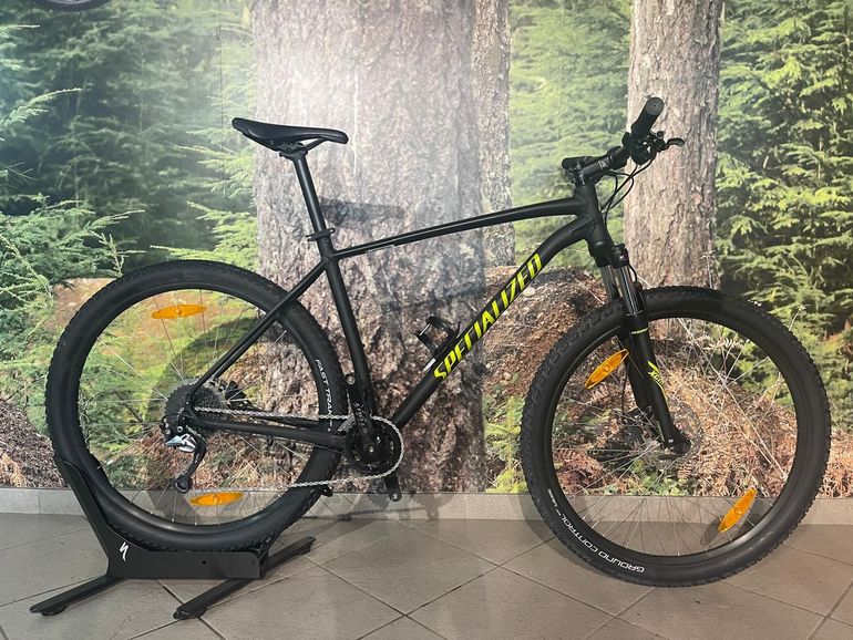 Used Specialized Men's Rockhopper Comp 2019 2019 Mountainbike, Black, 29 — image 1 of 5