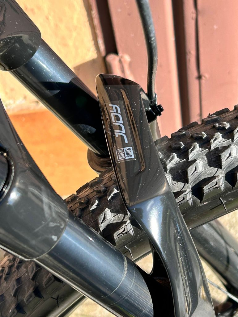 Used Specialized Chisel 2022 2022 Mountainbike, Light Gray, 29 — image 11 of 13