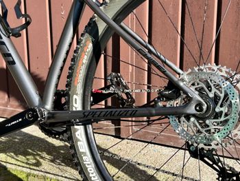 Used Specialized Chisel 2022 2022 Mountainbike, Light Gray, 29 — image 4 of 13