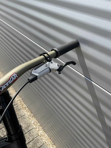 Tweedehands Specialized Demo Race 2025 2025 Mountainbike — afbeelding 2 van 9