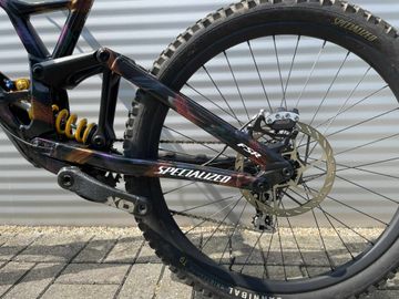 Tweedehands Specialized Demo Race 2025 2025 Mountainbike — afbeelding 4 van 9