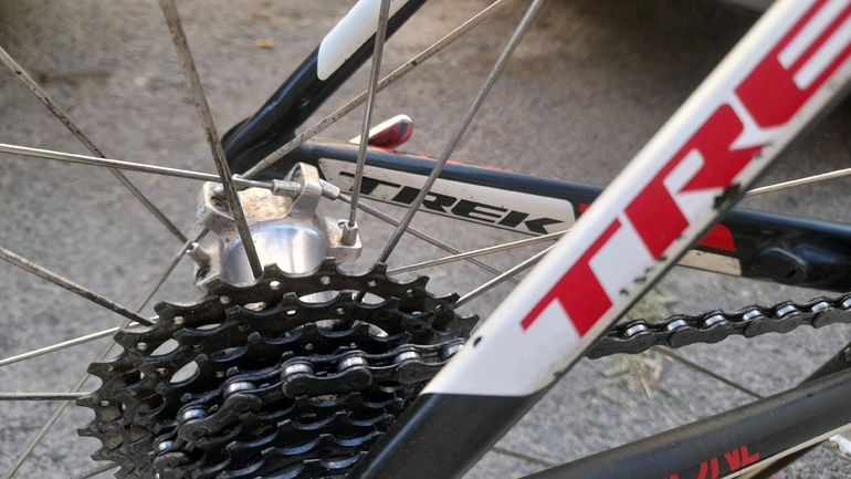 Used Trek Madone Carbon 2013 Road & Gravel, Red — image 3 of 5