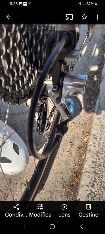 Used Trek Madone Carbon 2013 Road & Gravel, Red — image 5 of 5