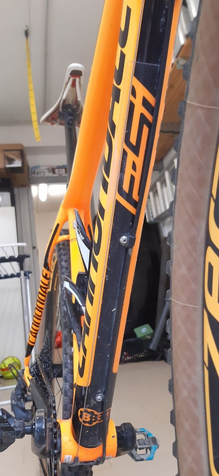 Used Cannondale Fsi Carbon 2 2016 Mountainbike, Orange — image 10 of 10