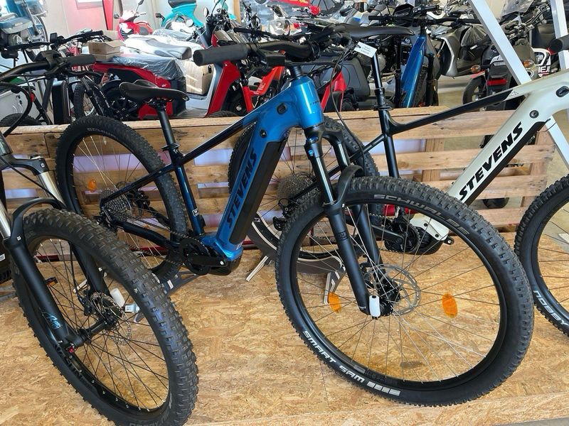 Stevens E-Tremalzo 2023 2023 Mountainbike de segunda mano, Azul — imagen 1 de 5