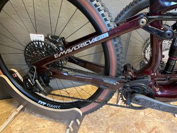 Gebrauchtes Stevens E-Maverick AM 9.4.3 2023 2023 Mountainbike, Rot, 29 — Bild 3 von 7