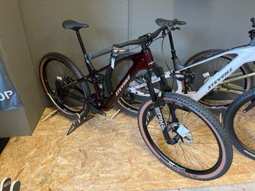 Gebrauchtes Stevens E-Maverick AM 9.4.3 2023 2023 Mountainbike, Rot, 29 — Bild 1 von 7