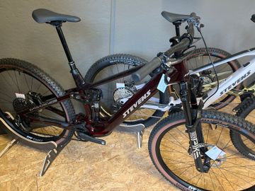 Gebrauchtes Stevens E-Maverick AM 9.4.3 2023 2023 Mountainbike, Rot, 29 — Bild 2 von 7