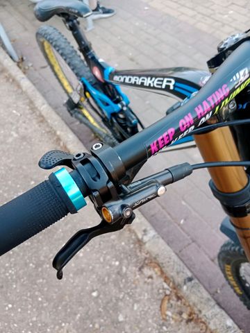 Used Mondraker Summum Shimano Saint 2025 Mountainbike, Blue — image 10 of 10