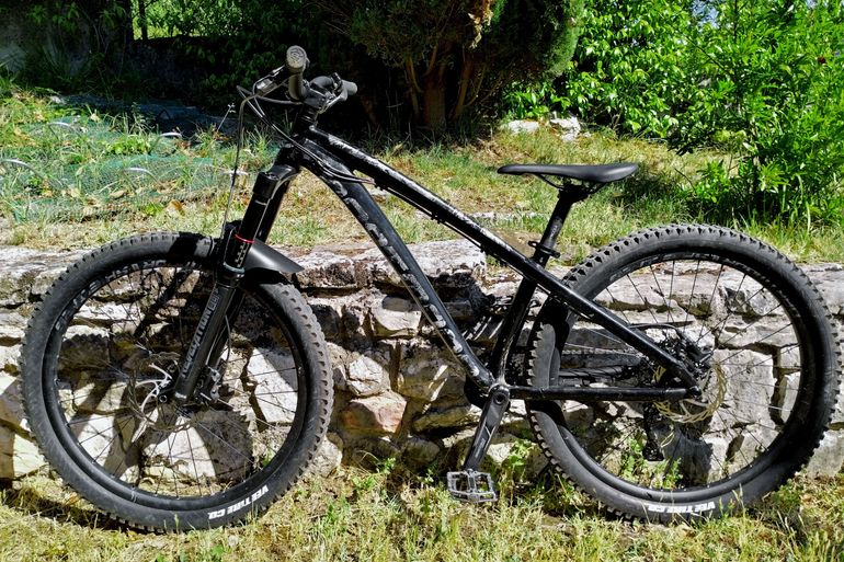Used Dartmoor Hornet 26 2022 2022 Mountainbike, Black — image 7 of 8