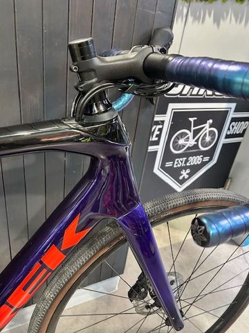 Used Trek Domane SL 6 2022 2022 Road & Gravel, Blue — image 8 of 9