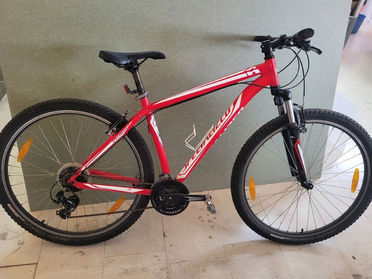 SPECIALIZED HARDROCK 引取限定です！未整備 SPECIALIZED HARDROCK 引取限定です！未整備