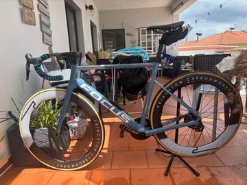 Used Focus IZALCO MAX DISC 8.7 2021 Frameset 2021 Road & Gravel, Blue — image 2 of 3