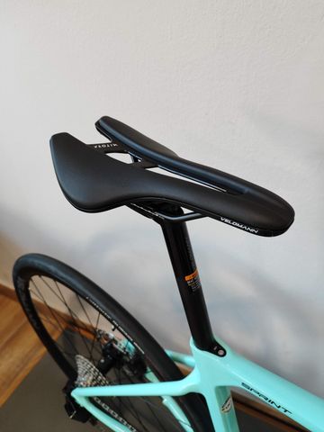 Used Bianchi Sprint 105 Di2 2025 Road & Gravel, Blue — image 2 of 7