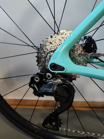 Used Bianchi Sprint 105 Di2 2025 Road & Gravel, Blue — image 5 of 7