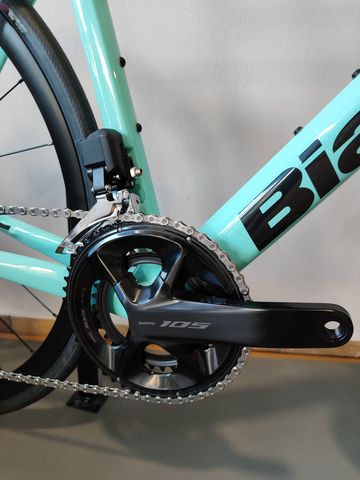 Used Bianchi Sprint 105 Di2 2025 Road & Gravel, Blue — image 7 of 7