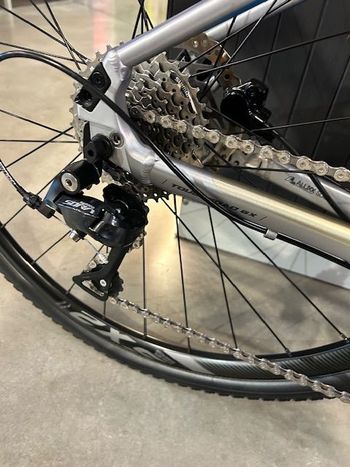 Used Giant ToughRoad SLR GX 1 2019 2019 Road & Gravel, Light Gray — image 5 of 8