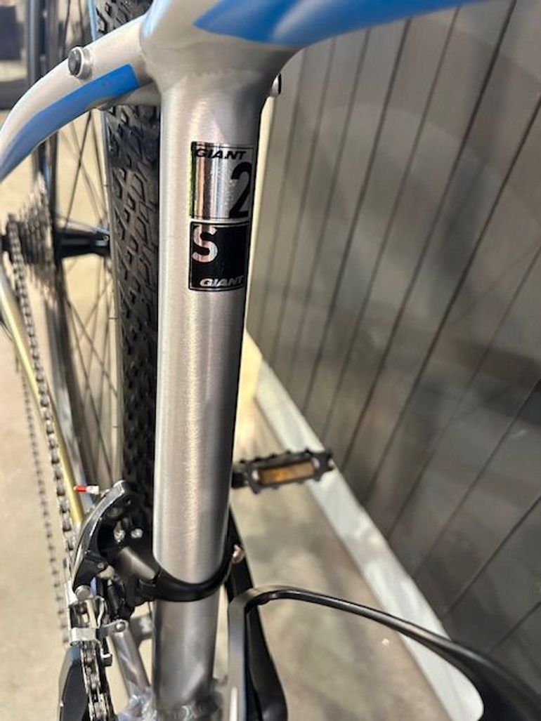 Used Giant ToughRoad SLR GX 1 2019 2019 Road & Gravel, Light Gray — image 3 of 8