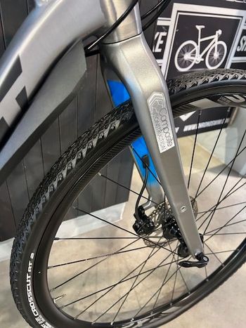 Used Giant ToughRoad SLR GX 1 2019 2019 Road & Gravel, Light Gray — image 7 of 8