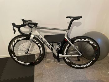 Used Canyon Aeroad CF SLX 9.0 LTD 2018 2018 Road & Gravel, Light Gray — image 4 of 6