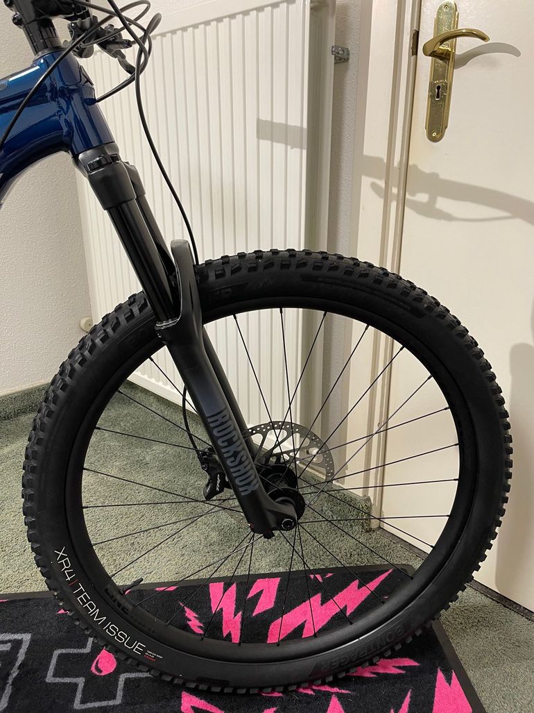 Used Trek Roscoe 8 2023 2023 Mountainbike, Blue, 27.5, 29 — image 4 of 16