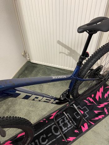 Used Trek Roscoe 8 2023 2023 Mountainbike, Blue, 27.5, 29 — image 15 of 16