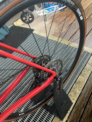 Used Canyon Ultimate CF SL 7 Disc eTap 2022 2022 Road & Gravel, Red — image 7 of 10