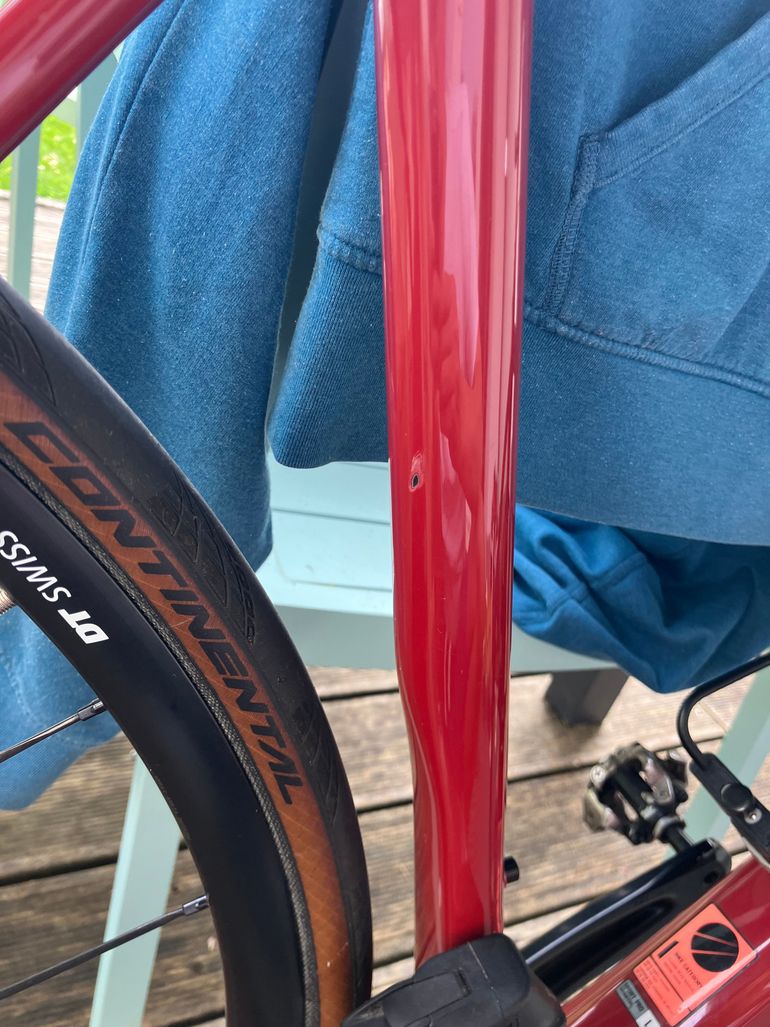 Used Canyon Ultimate CF SL 7 Disc eTap 2022 2022 Road & Gravel, Red — image 9 of 10
