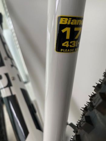 Used Bianchi Nitron 9.4 XT/Deore 2023 2023 Mountainbike, Blanco — image 7 of 7