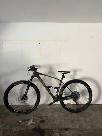 Used Orbea Alma Shimano Deore XT 2019 Mountainbike, Green, 29 — image 1 of 8