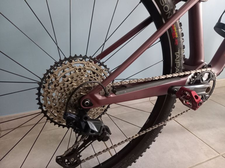 Used Canyon Lux Trail CF 6 2023 2023 Mountainbike, Red, 29 — image 1 of 9
