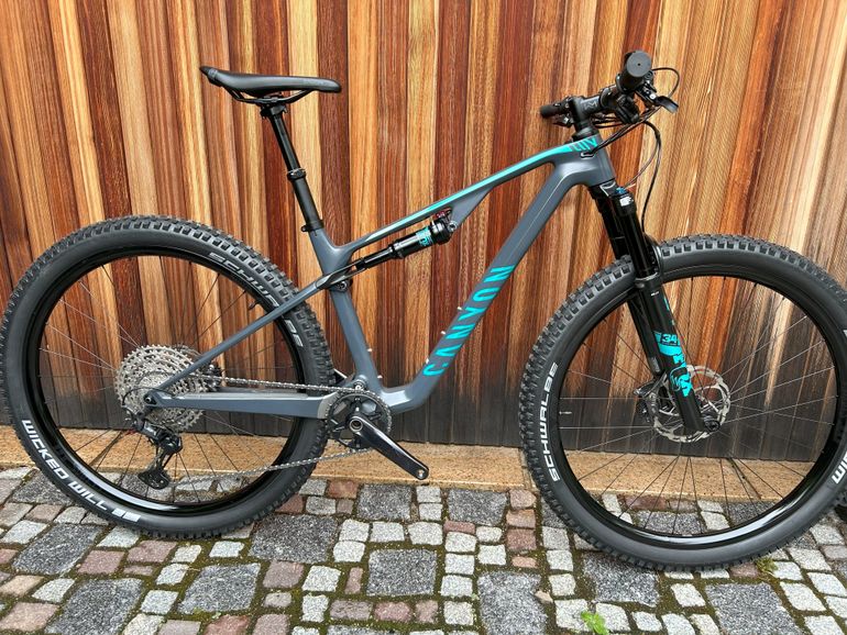 Used Canyon Lux Trail CF 7 2022 2022 Mountainbike — image 1 of 18