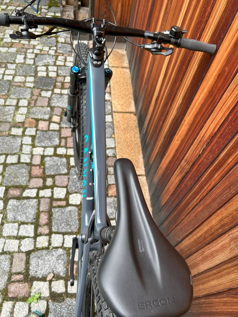 Used Canyon Lux Trail CF 7 2022 2022 Mountainbike — image 16 of 18