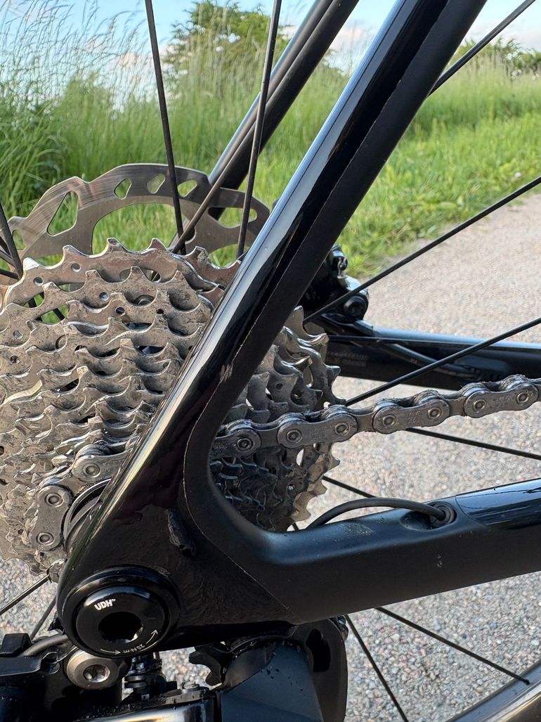Used Trek Madone SL 6 2024 Road & Gravel, Black — image 4 of 8