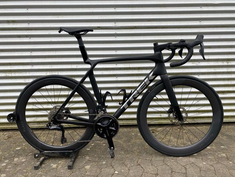 Used Trek Madone SL 6 2024 Road & Gravel, Black — image 7 of 8