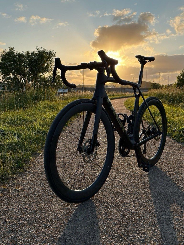 Used Trek Madone SL 6 2024 Road & Gravel, Black — image 2 of 8