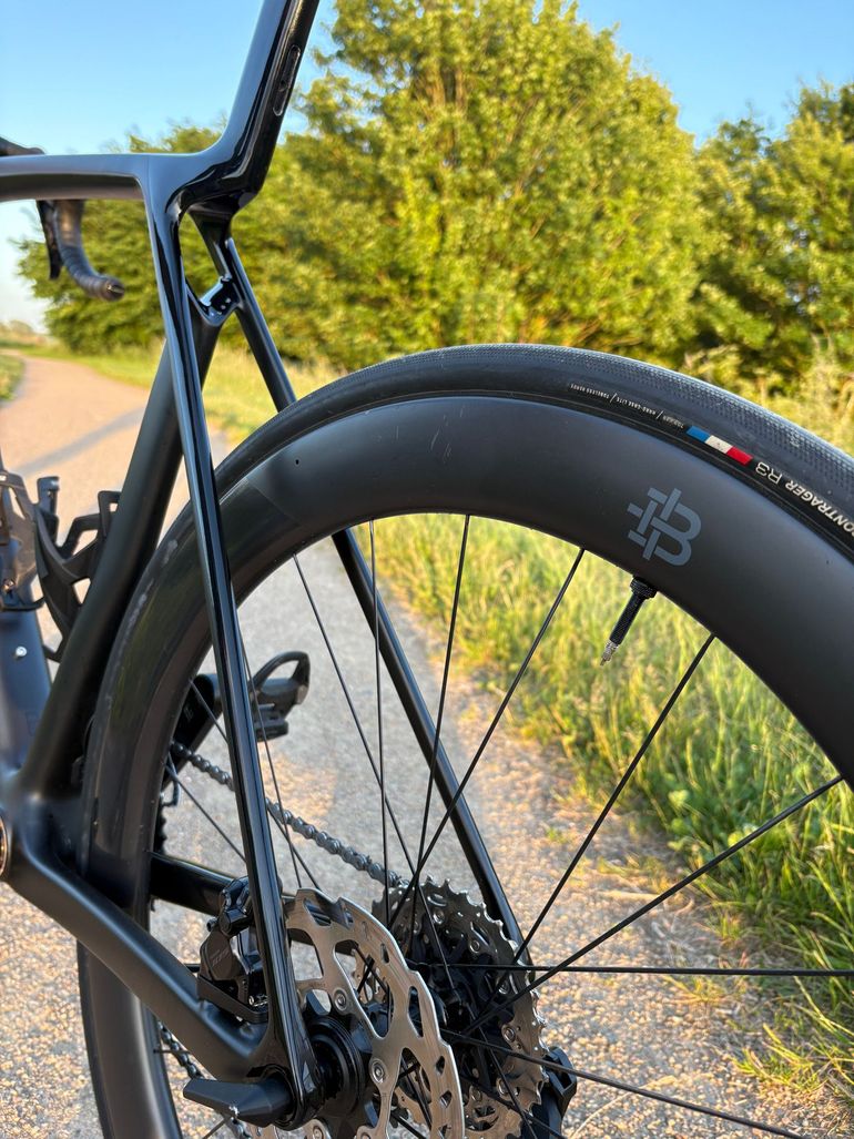 Used Trek Madone SL 6 2024 Road & Gravel, Black — image 6 of 8